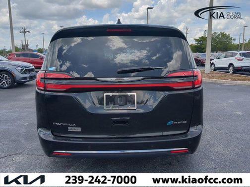 2024 Chrysler Pacifica Hybrid Select