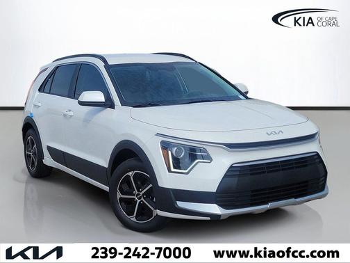 Snow White Pearl 2026 Kia Niro LX