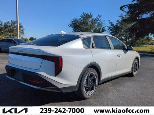 2025 Kia K4 EX