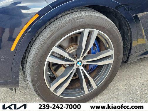 Carbon Black Metallic 2024 BMW X7 xDrive40i