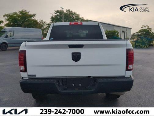 2024 RAM 1500 Classic Warlock Crew Cab 4x2 5'7' Box