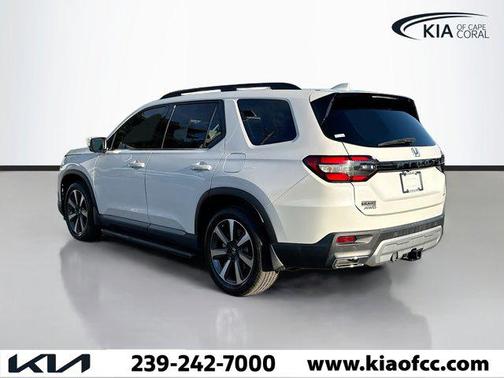 2023 Honda Pilot AWD Elite