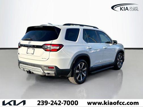 2023 Honda Pilot AWD Elite