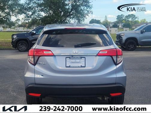 Modern Steel Metallic 2022 Honda HR-V LX