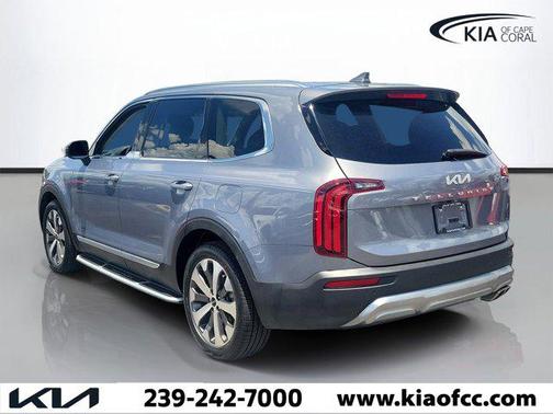 Everlasting Silver 2022 Kia Telluride EX