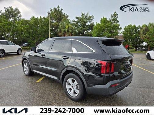 2022 Kia Sorento LX