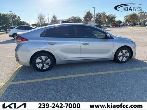 2020 Hyundai IONIQ Hybrid Blue