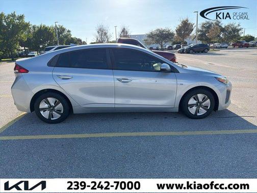 2020 Hyundai IONIQ Hybrid Blue