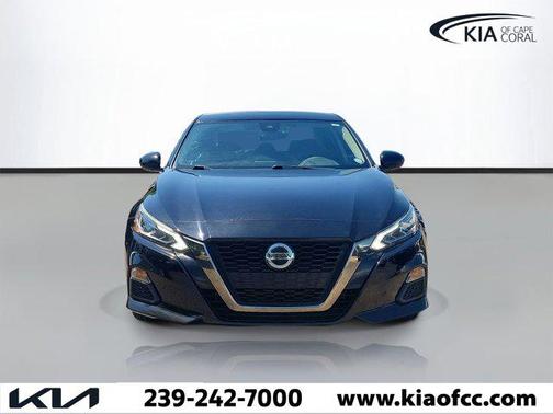Super Black 2022 Nissan Altima SR FWD