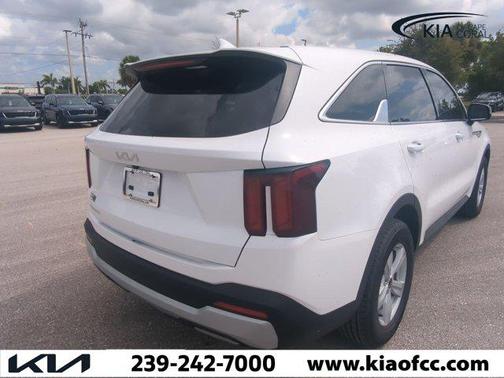 2025 Kia Sorento LX
