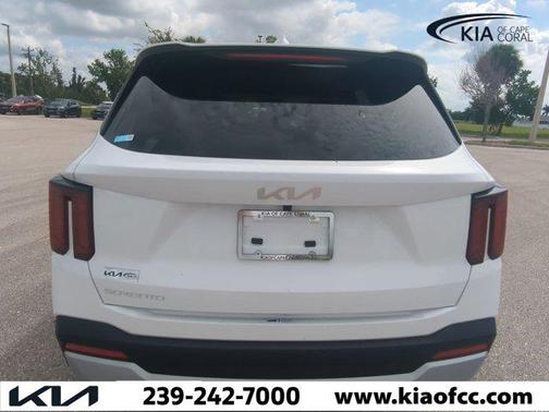 2025 Kia Sorento LX