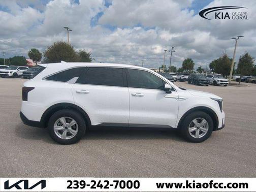 2025 Kia Sorento LX
