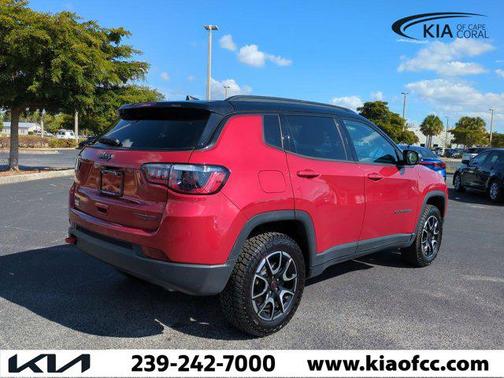 2025 Jeep Compass Trailhawk