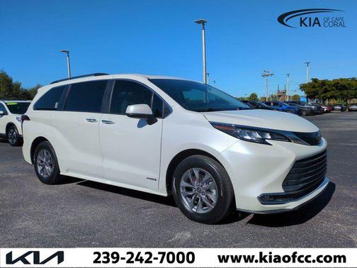 2021 Toyota Sienna XLE 7 Passenger