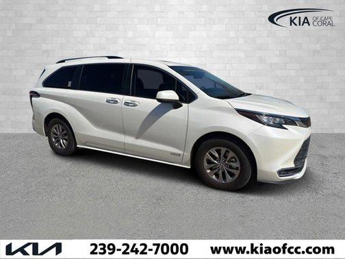 2021 Toyota Sienna XLE 7 Passenger
