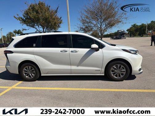 2021 Toyota Sienna XLE 7 Passenger
