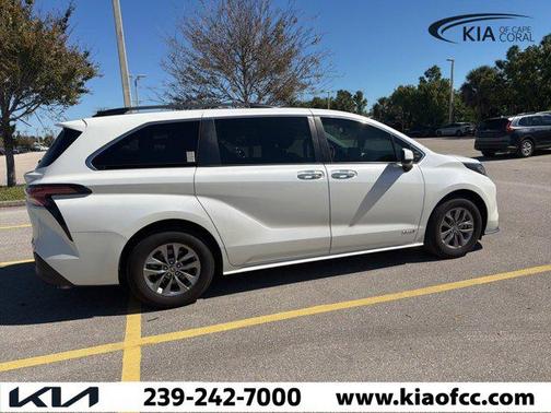 2021 Toyota Sienna XLE 7 Passenger