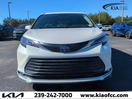 2021 Toyota Sienna XLE 7 Passenger