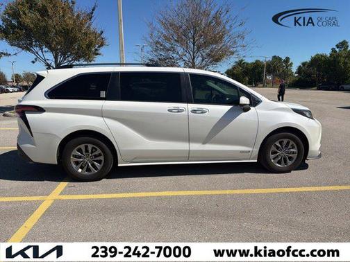 2021 Toyota Sienna XLE 7 Passenger