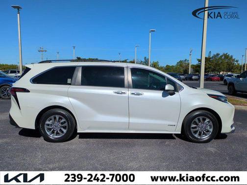 2021 Toyota Sienna XLE 7 Passenger