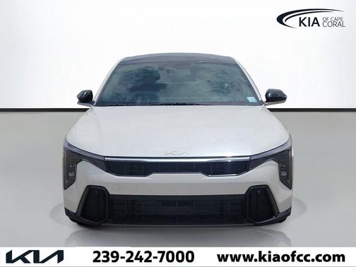 Snow White Pearl 2026 Kia K4 GT-Line
