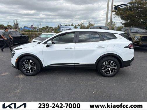 2024 Kia Sportage EX