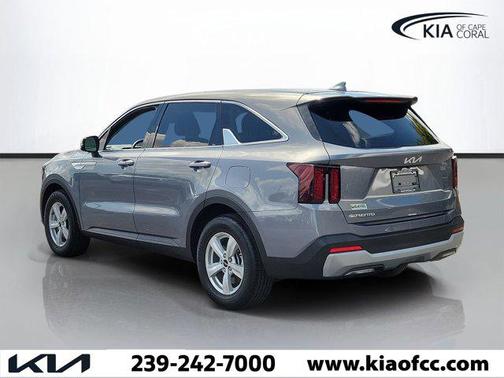 Everlasting Silver 2025 Kia Sorento LX