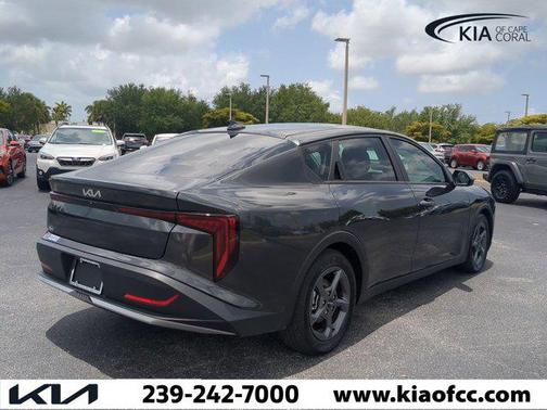 2025 Kia K4 LXS