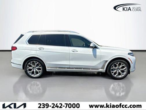 Mineral White Metallic 2021 BMW X7 xDrive40i
