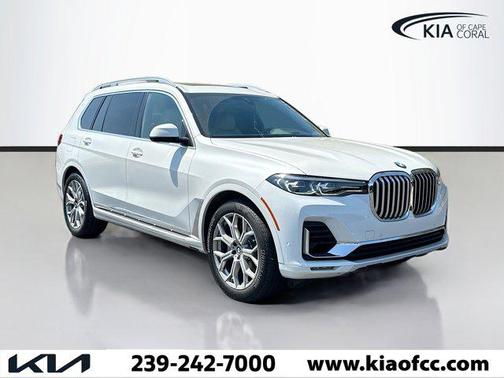 Mineral White Metallic 2021 BMW X7 xDrive40i