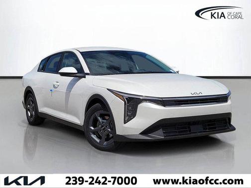 Snow White Pearl 2026 Kia K4 LXS