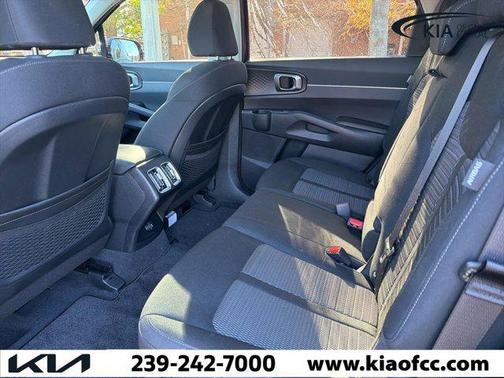 2025 Kia Sorento LX