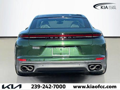 2025 Porsche Panamera 4