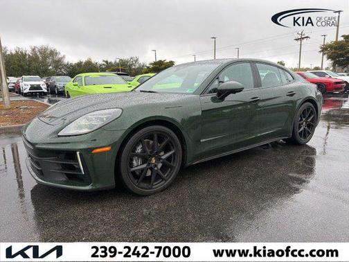 2025 Porsche Panamera 4