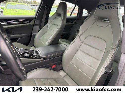 2025 Porsche Panamera 4