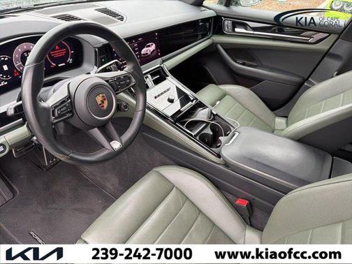 2025 Porsche Panamera 4