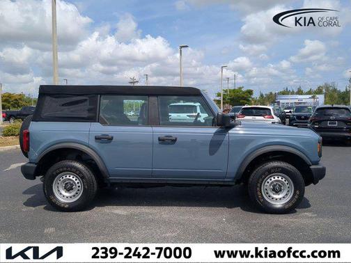 2023 Ford Bronco Base