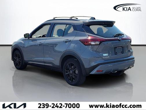 Boulder Gray Pearl 2024 Nissan Kicks SR