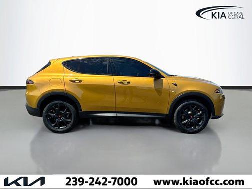 Acapulco Gold 2024 Dodge Hornet GT Plus AWD