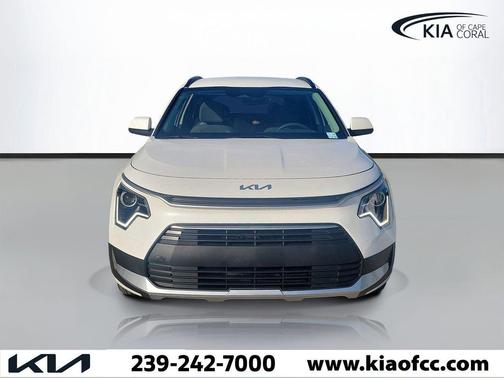 Snow White Pearl 2026 Kia Niro LX