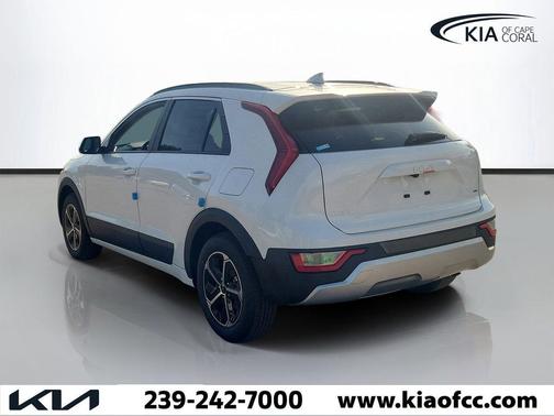 Snow White Pearl 2026 Kia Niro LX