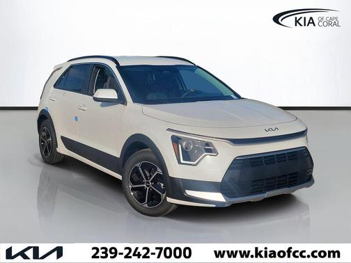 Snow White Pearl 2026 Kia Niro LX