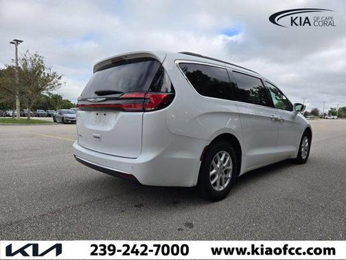 2022 Chrysler Pacifica Touring L