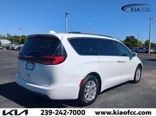 2022 Chrysler Pacifica Touring L