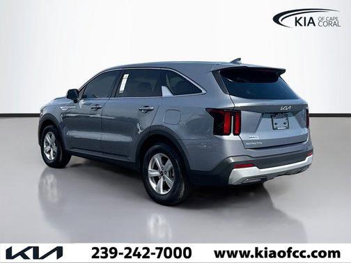 2025 Kia Sorento LX
