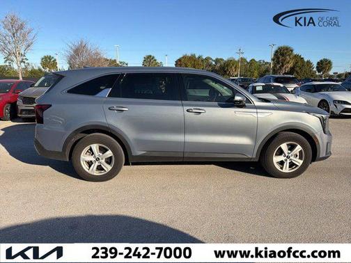 2025 Kia Sorento LX