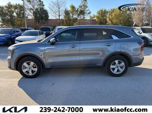 2025 Kia Sorento LX