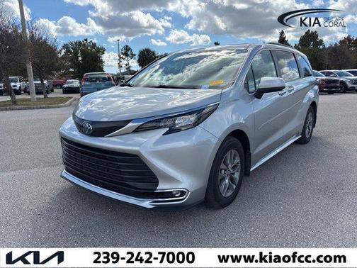 2024 Toyota Sienna XLE
