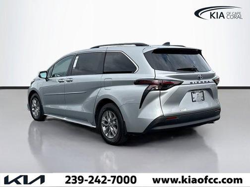2024 Toyota Sienna XLE