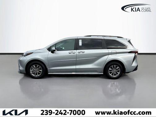 2024 Toyota Sienna XLE